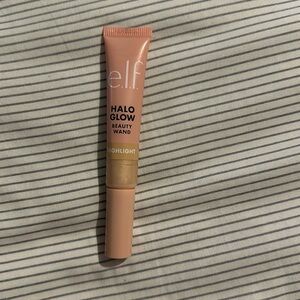 NEVER USED ELF highlighter